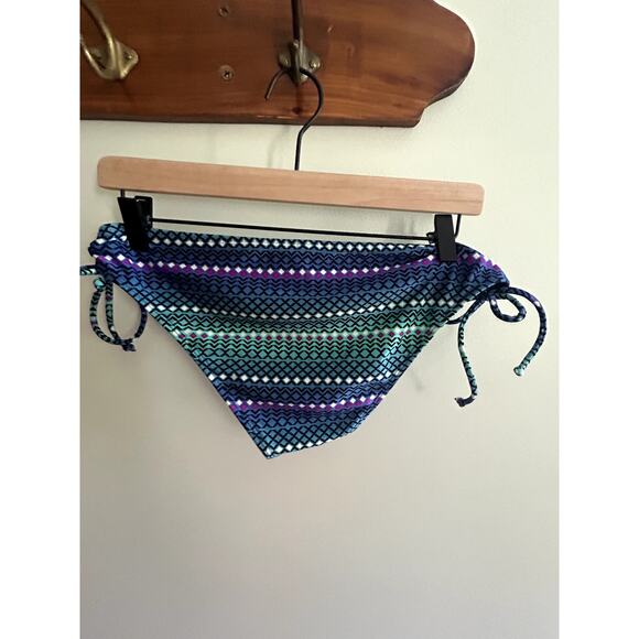 Black Poppy Triangle Top String Bikini Blue and Purple Pattern Size Med/… - Picture 6 of 9